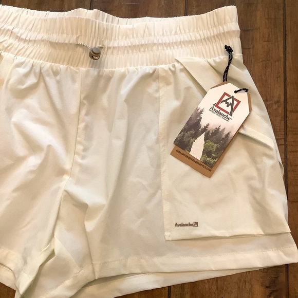 NWT Avalanche Cargo Pocket Bungee Athletic Hiking Shorts Womens Sz Large - Picture 3 of 11